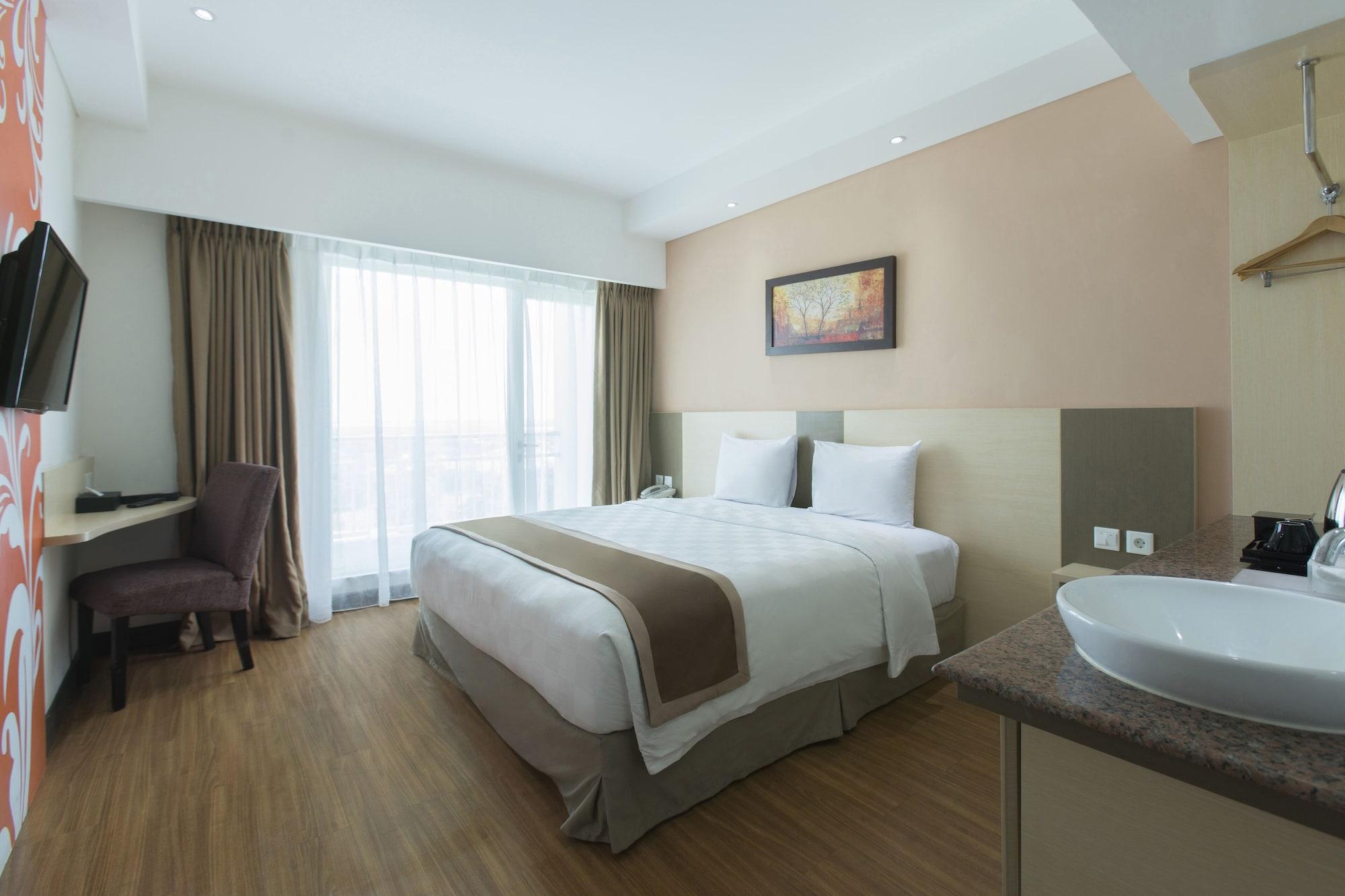 Dalton Hotel Makassar Exterior photo