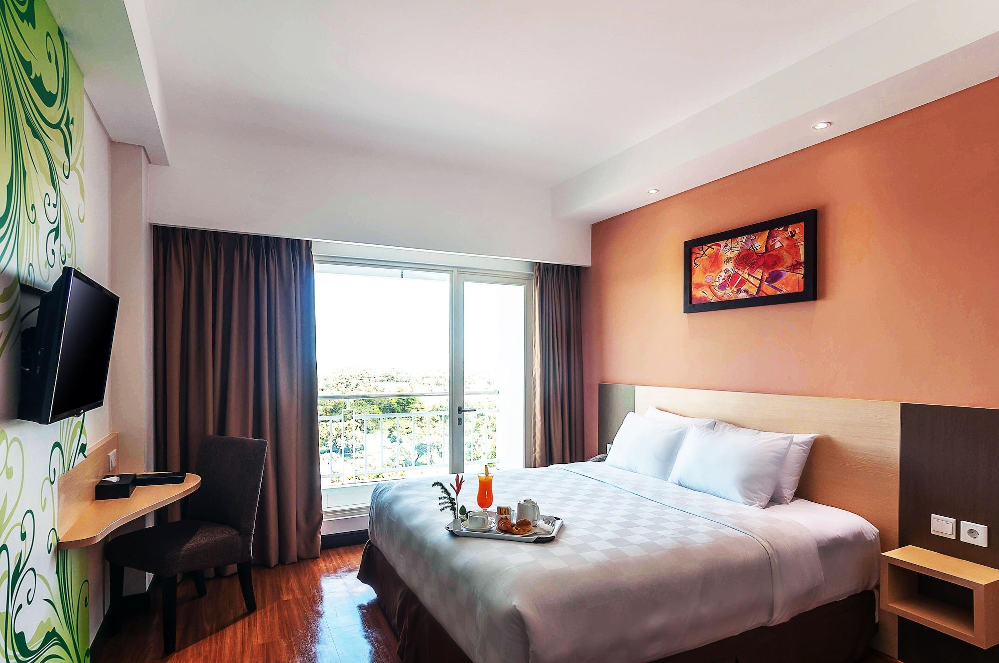 Dalton Hotel Makassar Exterior photo