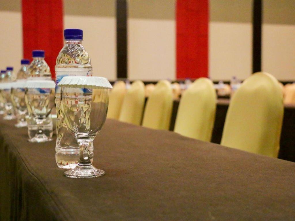 Dalton Hotel Makassar Exterior photo