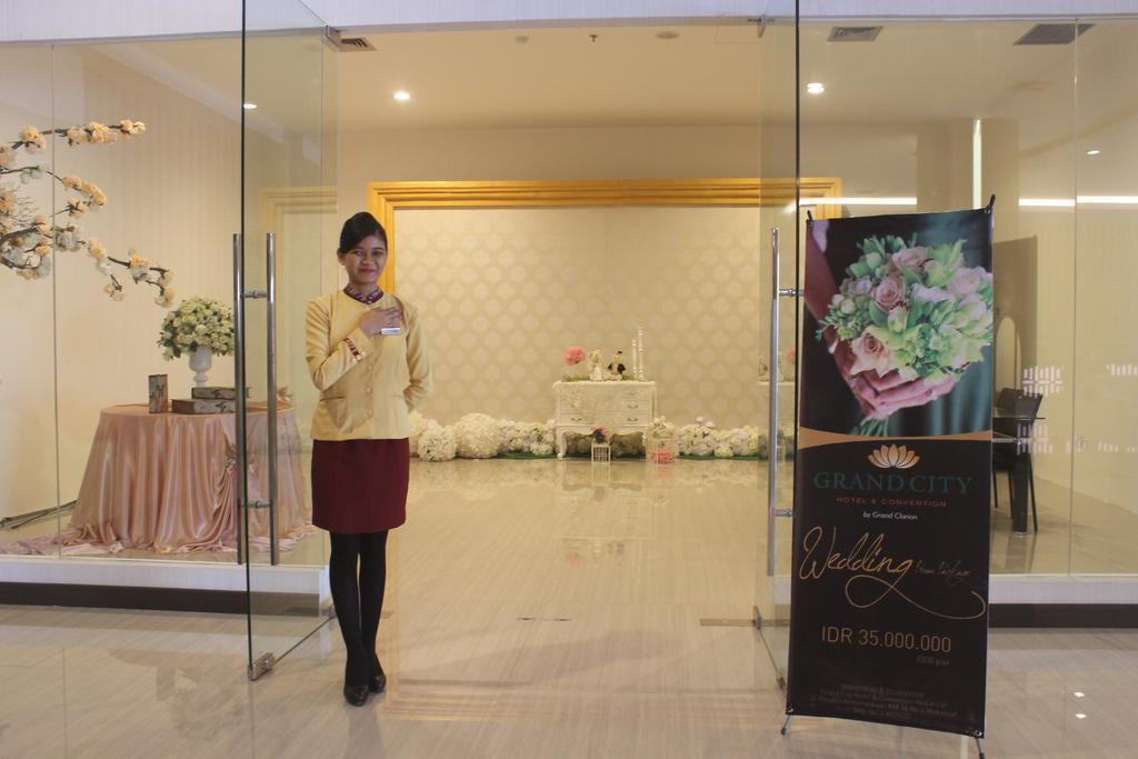 Dalton Hotel Makassar Exterior photo