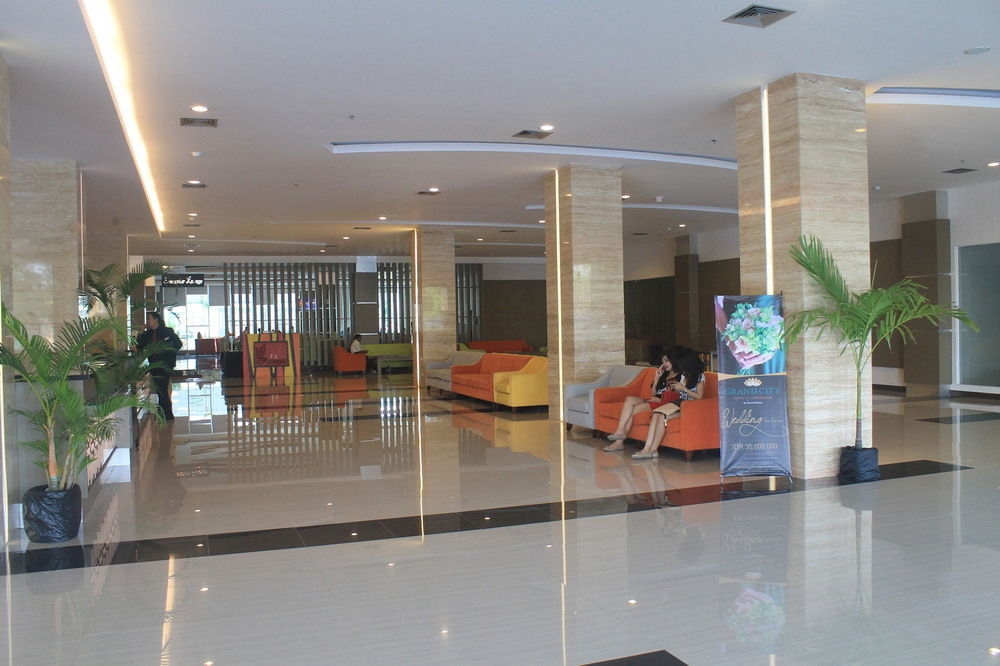 Dalton Hotel Makassar Exterior photo